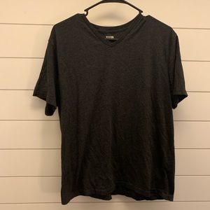 Mens vneck tee